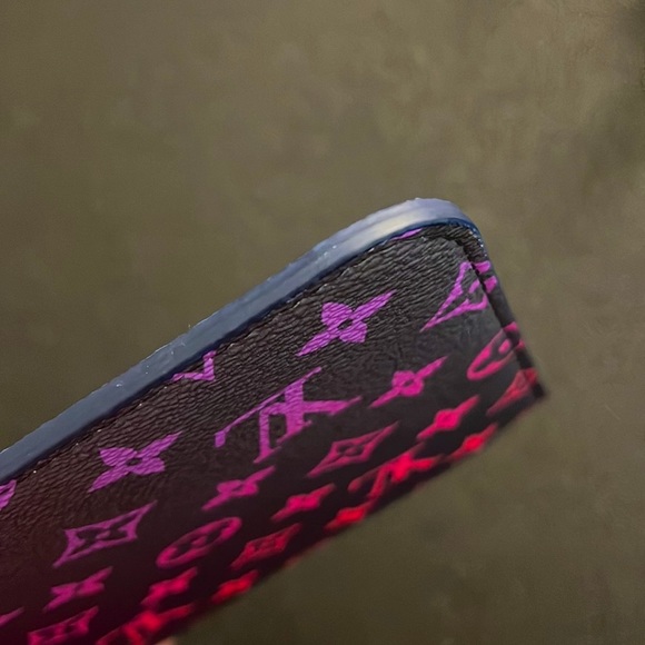 💜 LOUIS VUITTON 💜MONOGRAM SPRING IN THE CITY POCHETTE MIDNIGHT FUCHSIA. NWT. - Picture 5 of 12